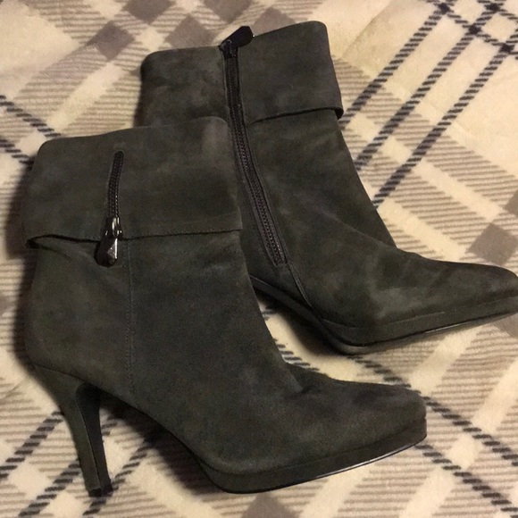 Tahari grey suede heeled boots - Picture 1 of 6